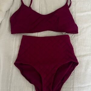 Lululemon Women's Fusia Intimate Set